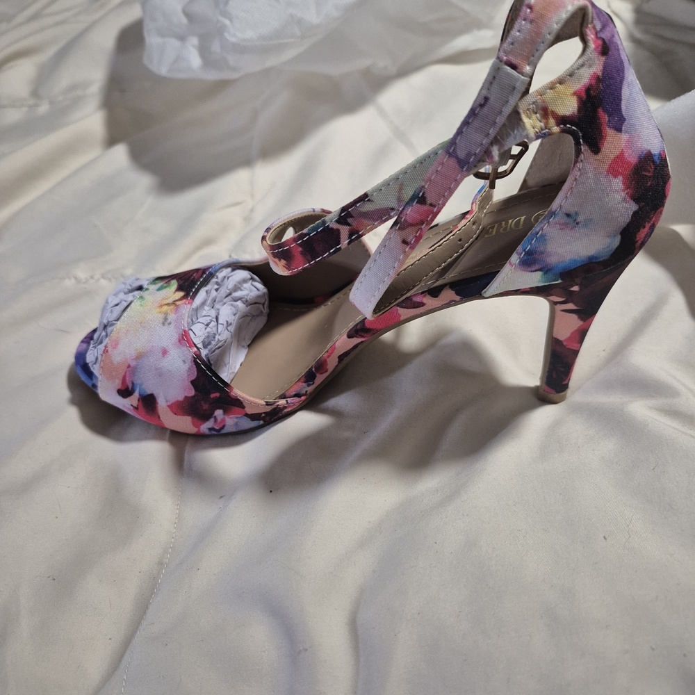 Dream Pairs Vibrant Floral Heels